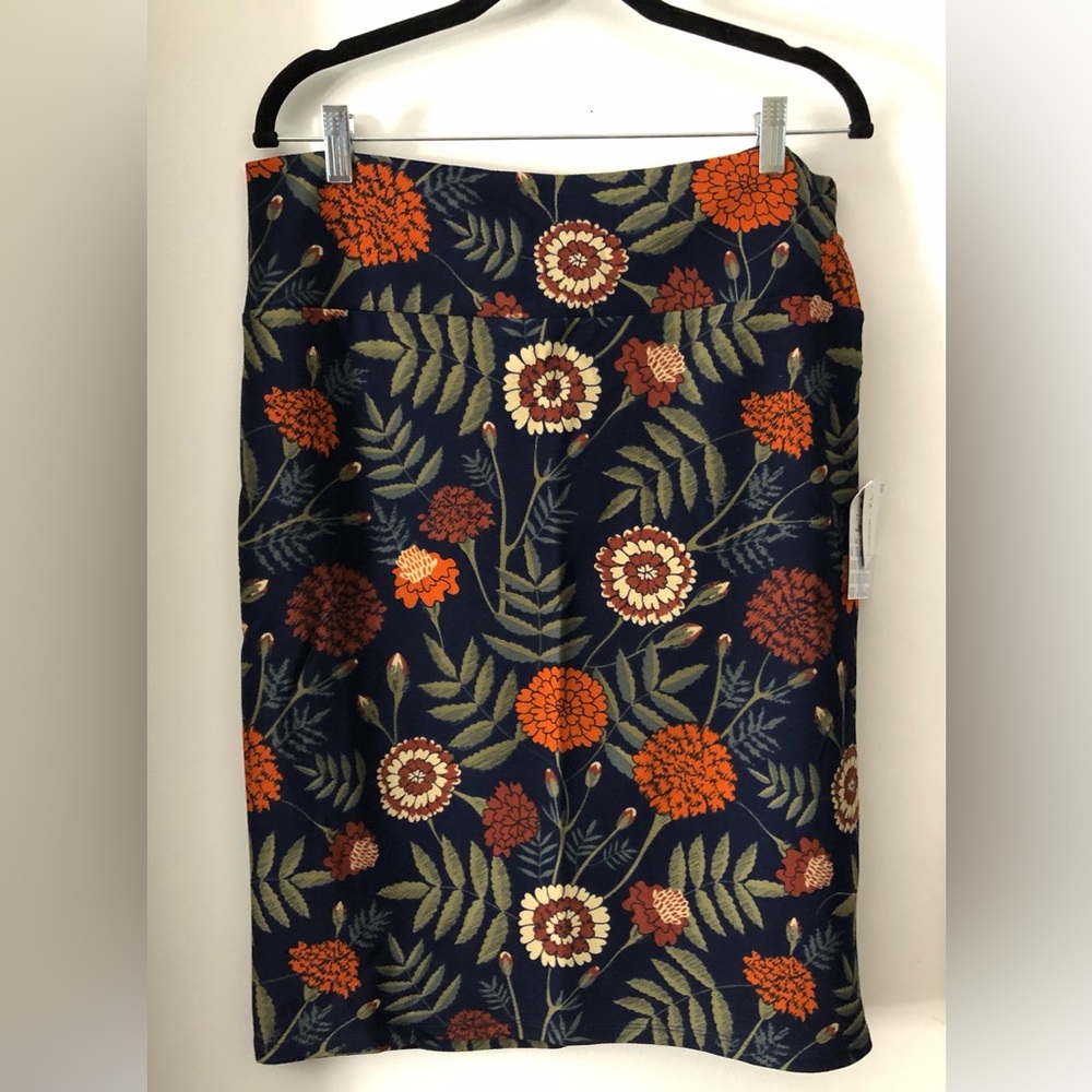 New with tags Lularoe Cassie skirt - size XL